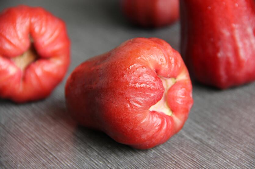 台湾蜜风铃莲雾图片,大个莲雾图片