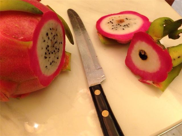 火龙果的各种切法图解,五种切法不用担心孩子吃的满脸都是啦