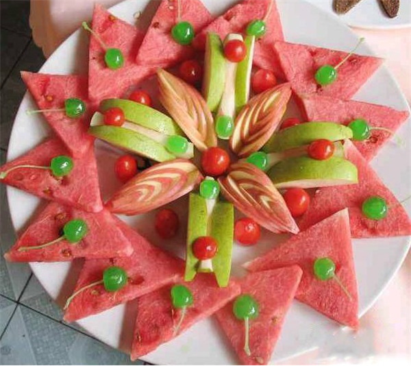 获奖水果拼盘图片大全,精致的花朵水果拼盘图片
