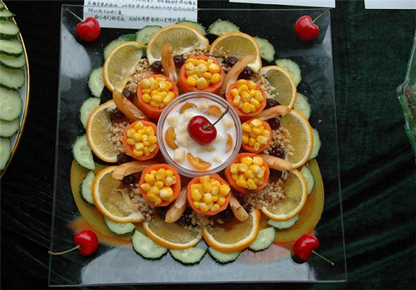 获奖水果拼盘图片大全,精致的花朵水果拼盘图片