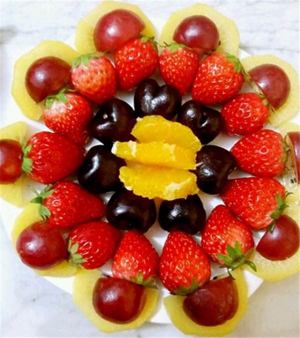 获奖水果拼盘图片大全,精致的花朵水果拼盘图片