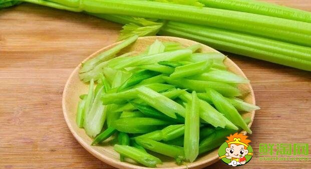 芹菜用水焯后能冷冻吗,芹菜用水泡了一夜还能吃吗