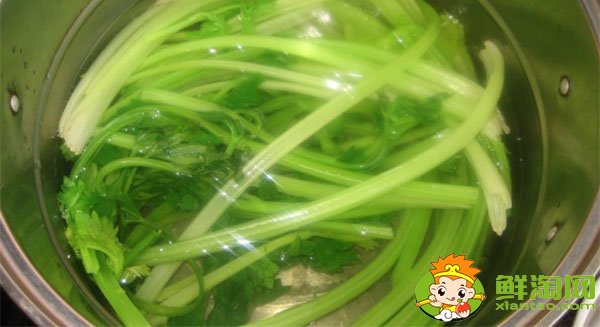 芹菜怎么摘洗,芹菜怎么洗怎么切